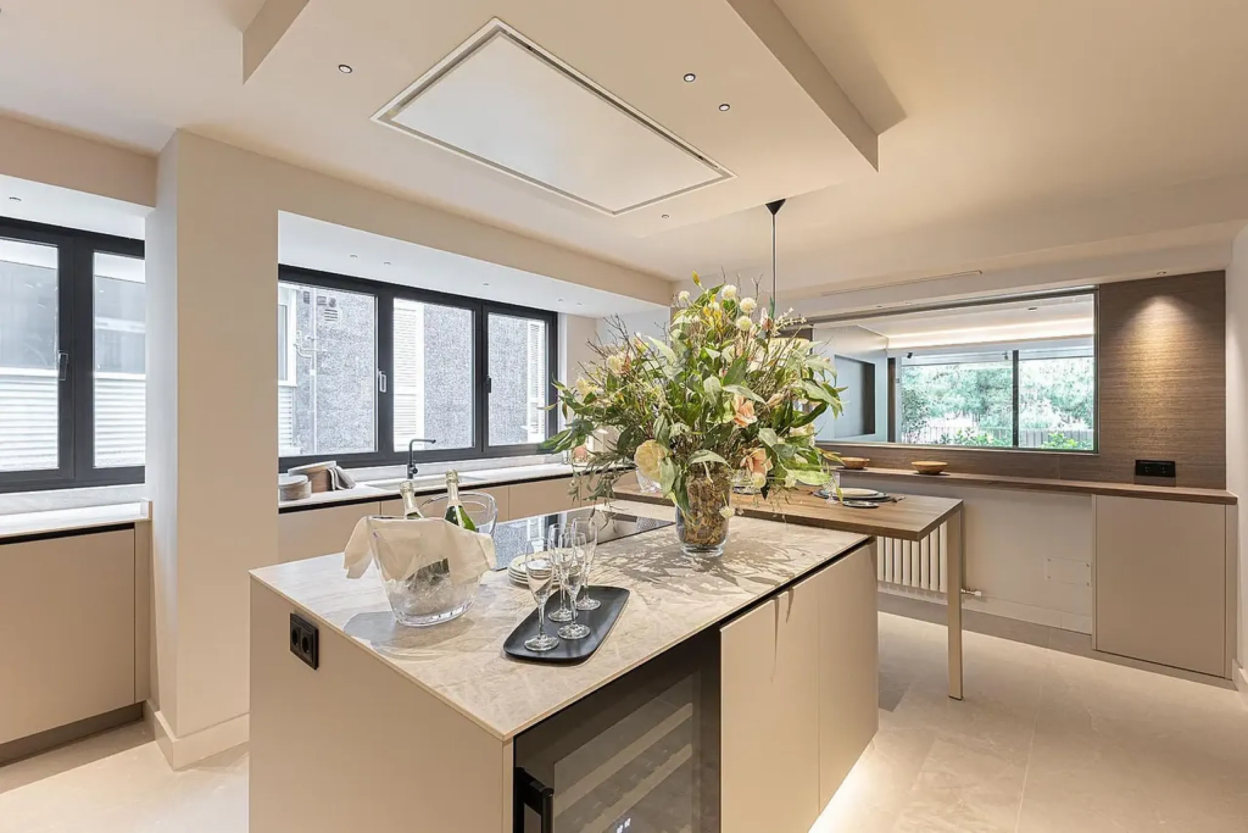 Newly Refurbished Luxury Apartment with Private Terrace in Turó Parc, Barcelona