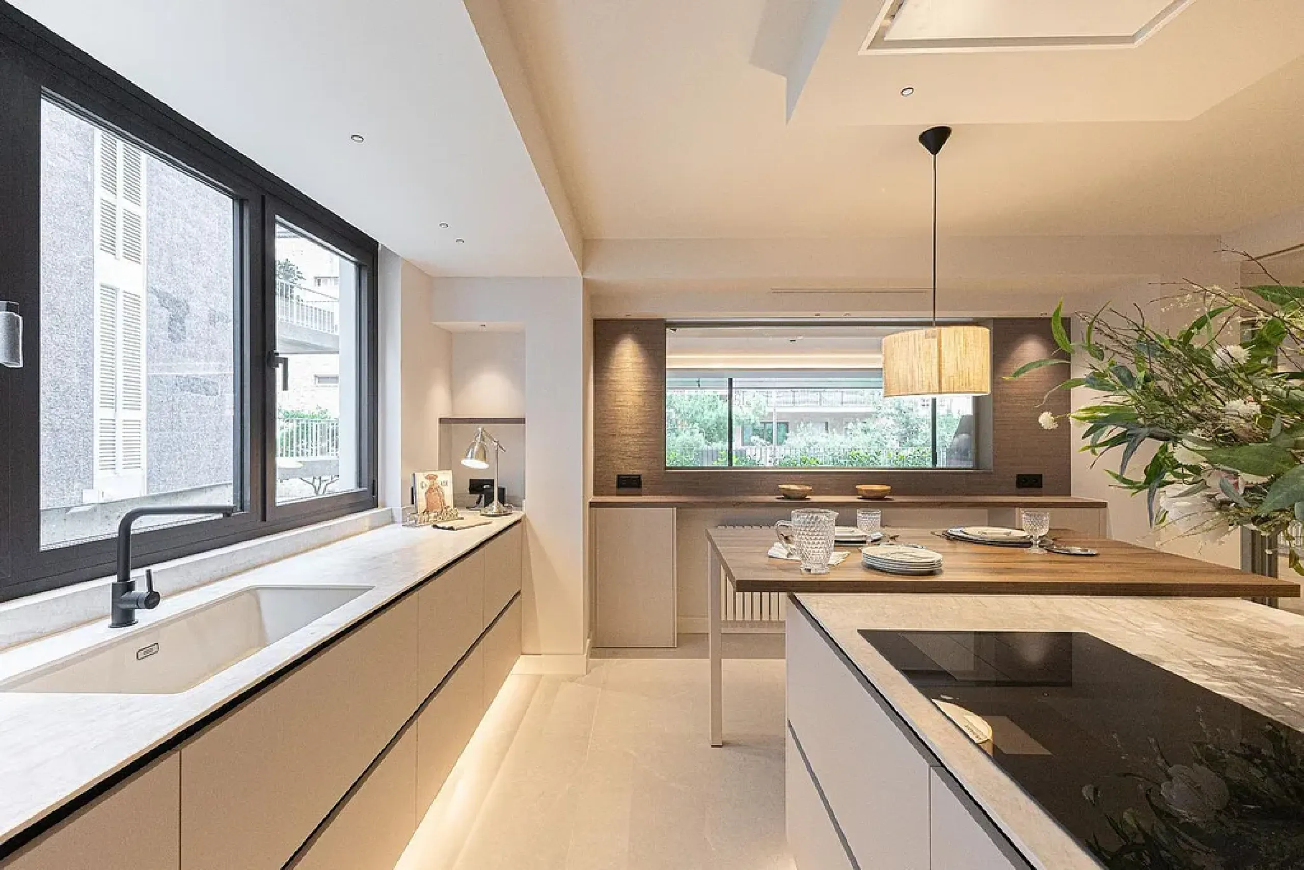 Newly Refurbished Luxury Apartment with Private Terrace in Turó Parc, Barcelona