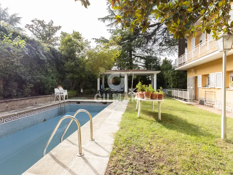 Villa in Mirasierra - Madrid