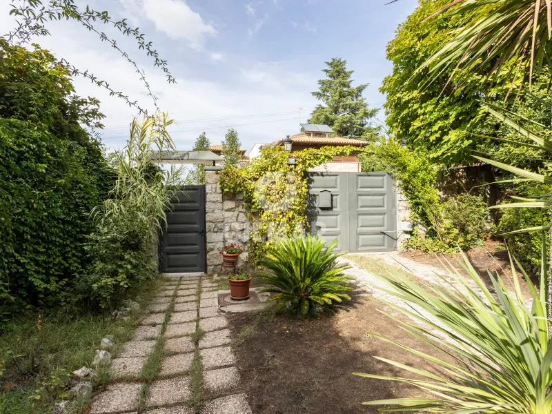 Villa in Mirasierra - Madrid