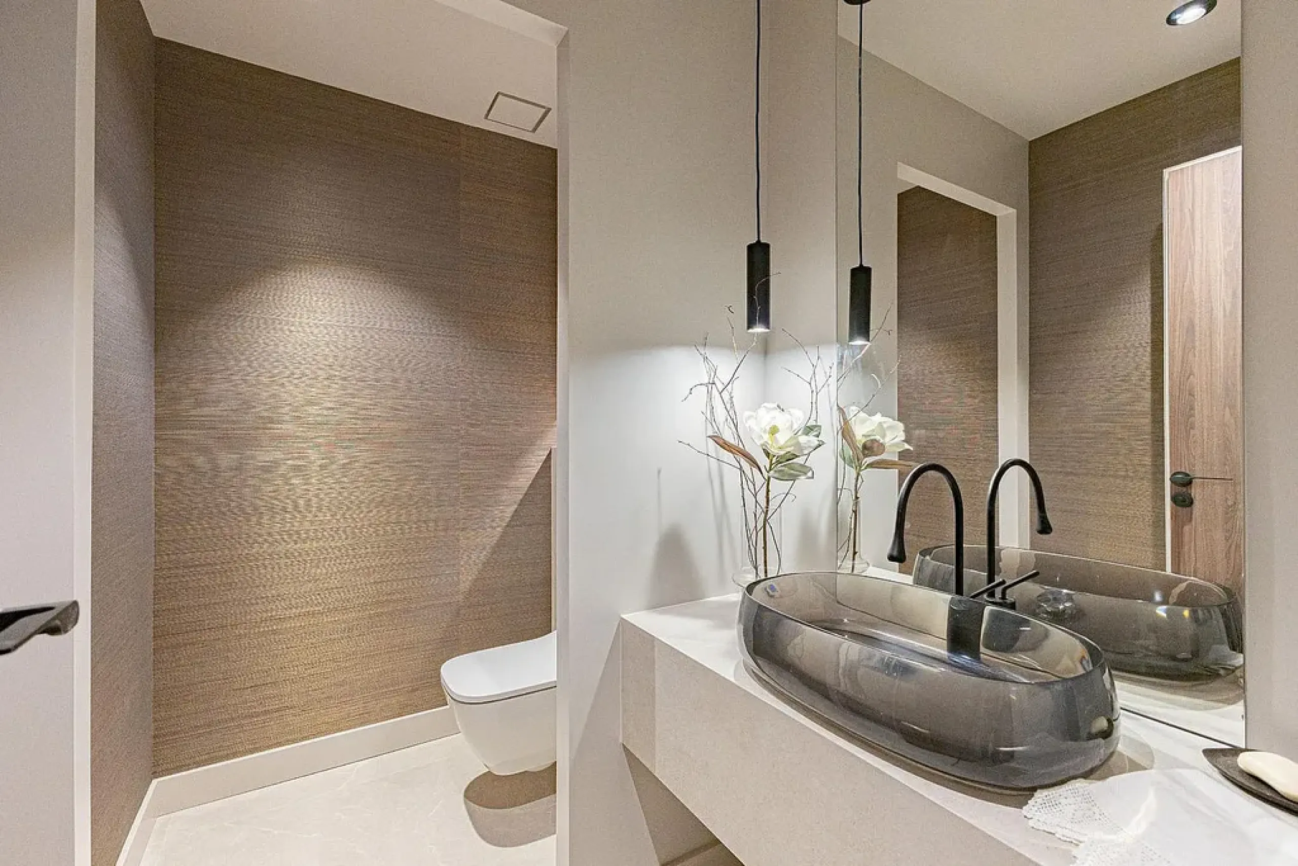 Newly Refurbished Luxury Apartment with Private Terrace in Turó Parc, Barcelona
