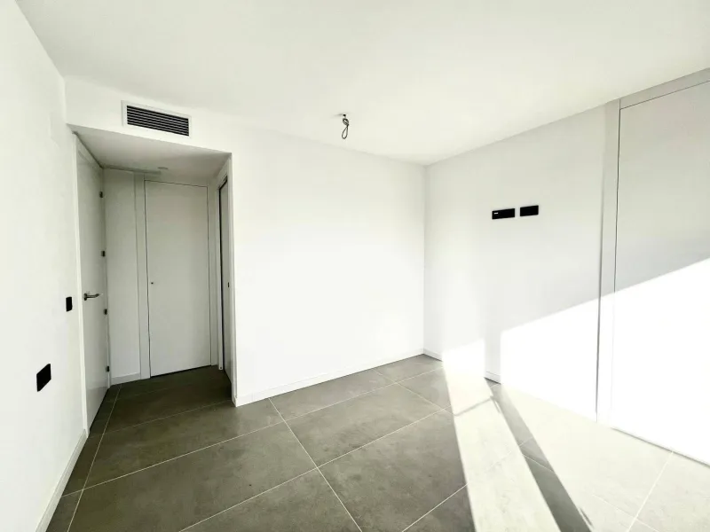 Neubau-Penthouse mit privater Terrasse in Bellaterra, Barcelona