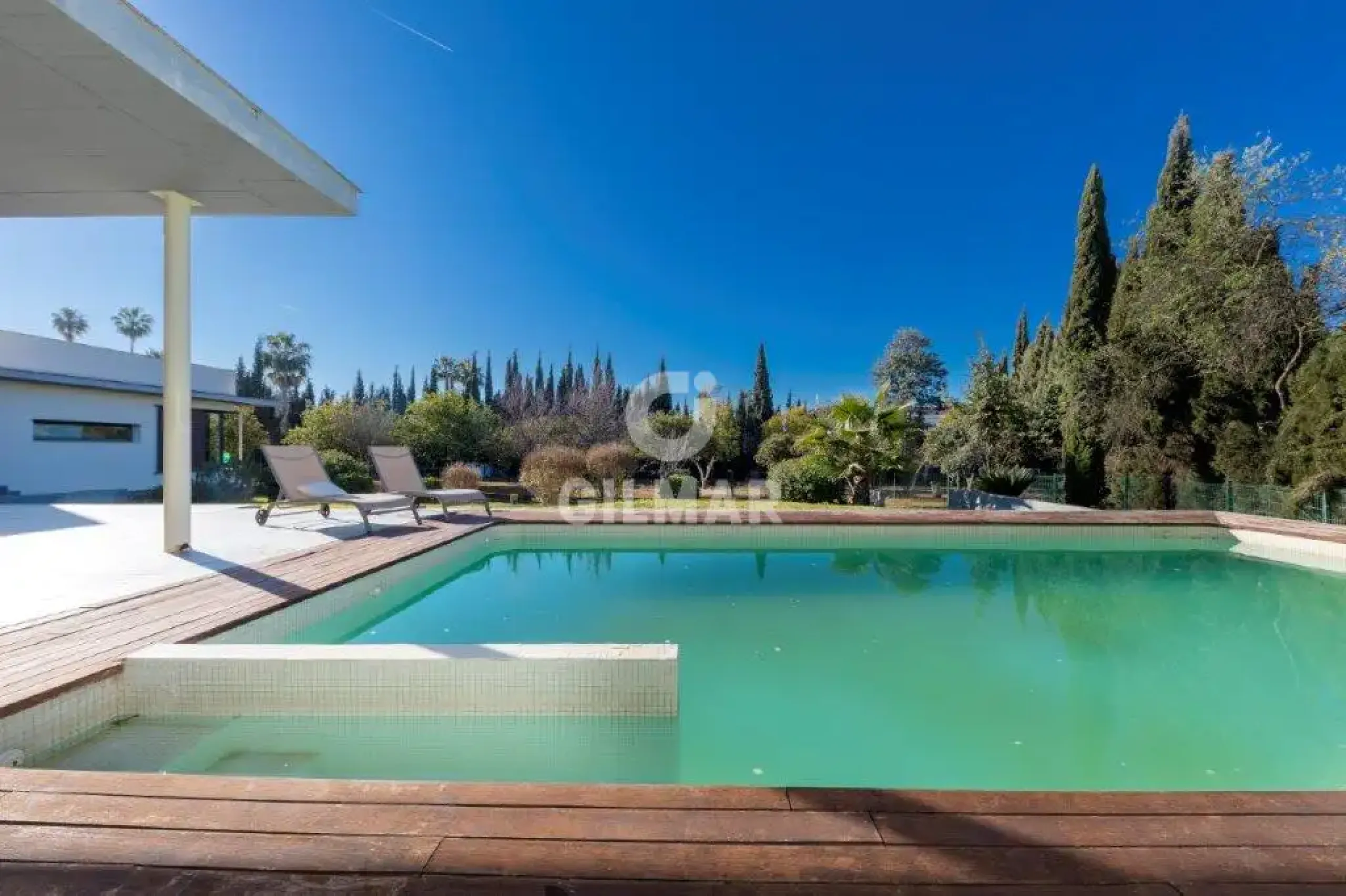 Chalet Independiente en Sanlúcar la Mayor - Sevilla