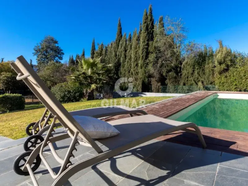 Chalet Independiente en Sanlúcar la Mayor - Sevilla