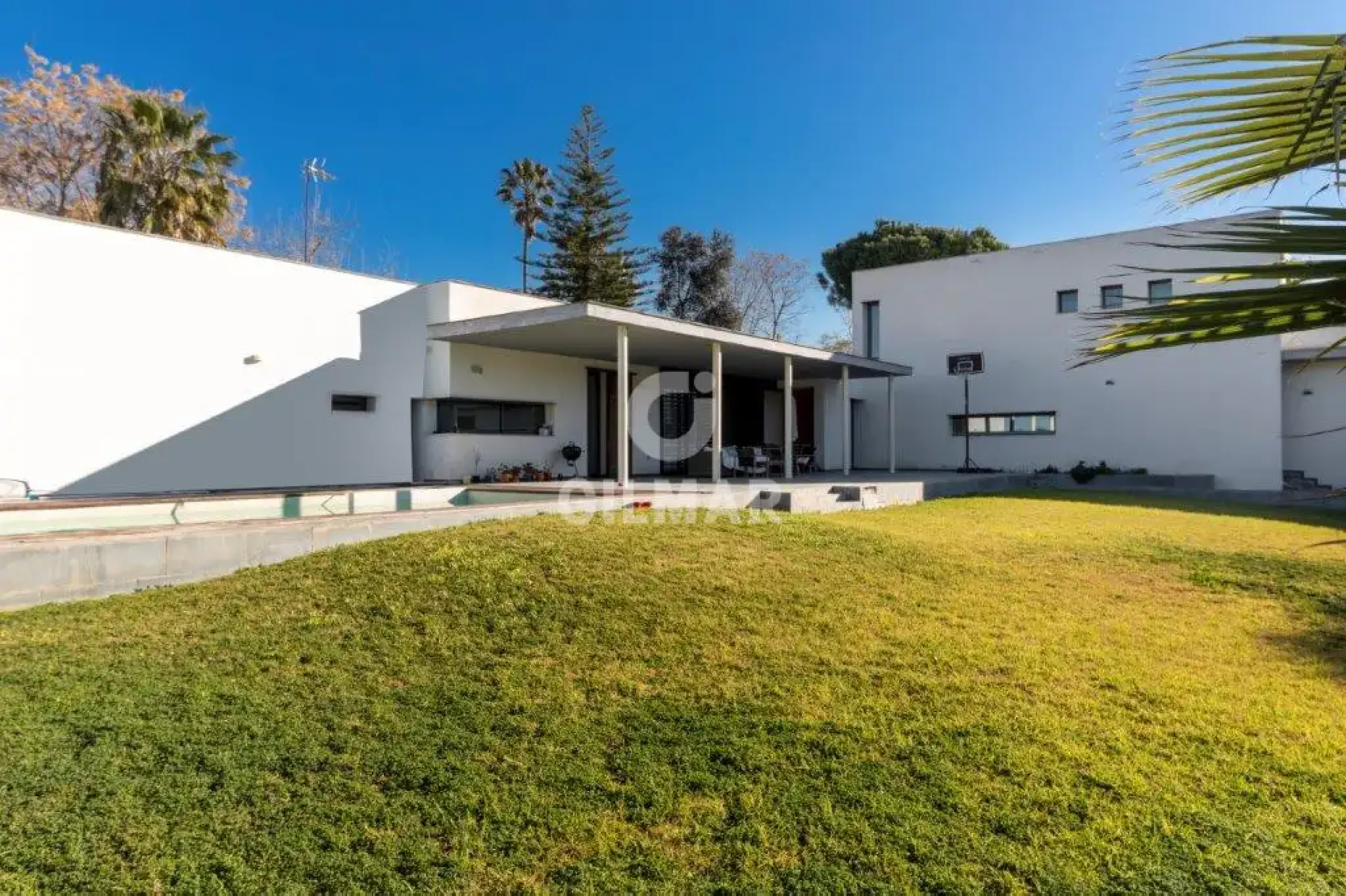 Chalet Independiente en Sanlúcar la Mayor - Sevilla