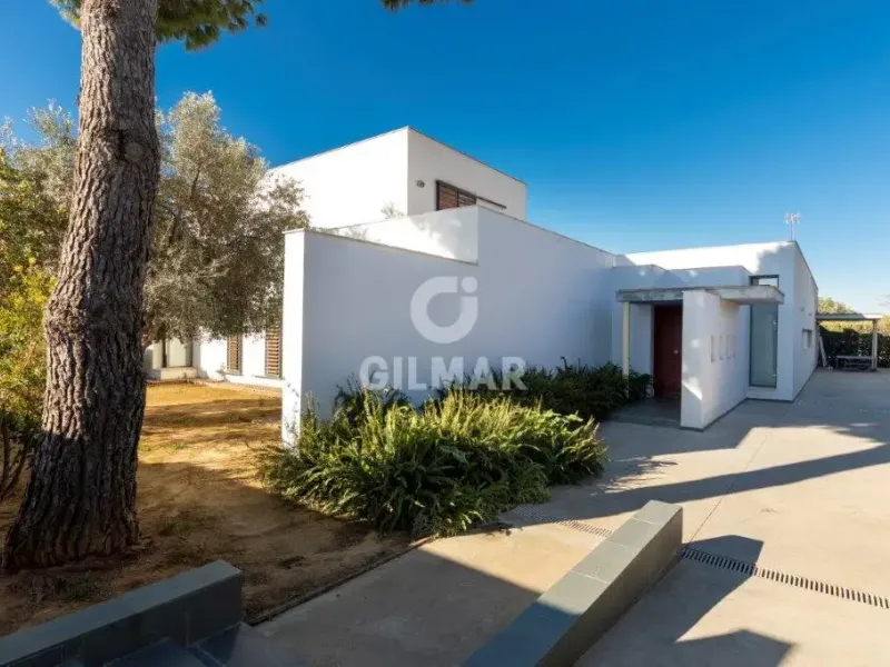 Chalet Independiente en Sanlúcar la Mayor - Sevilla