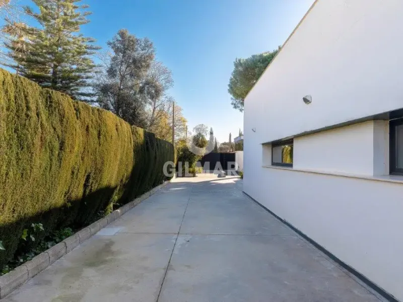 Chalet Independiente en Sanlúcar la Mayor - Sevilla