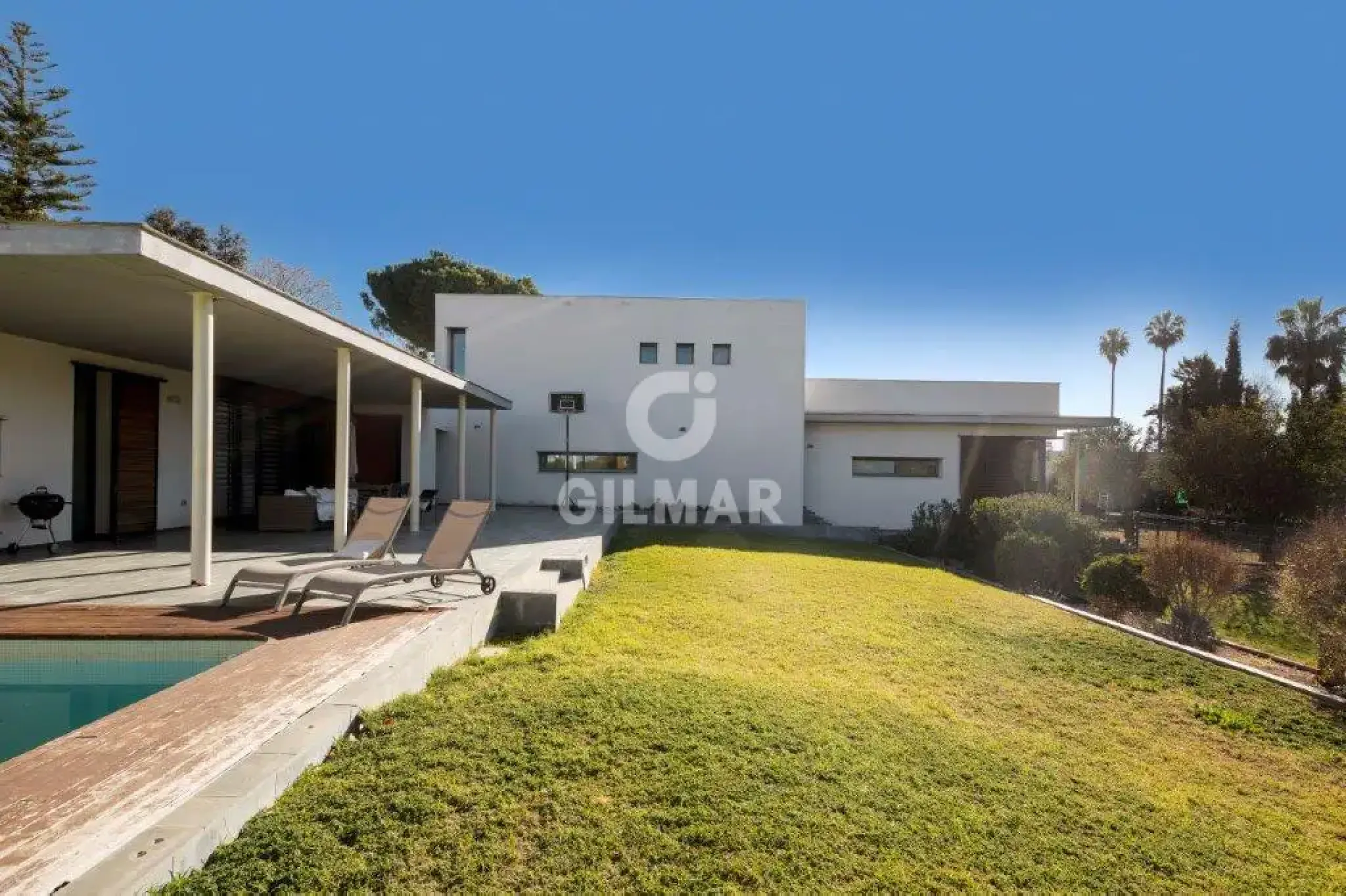 Chalet Independiente en Sanlúcar la Mayor - Sevilla