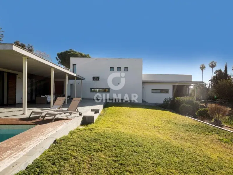 Chalet Independiente en Sanlúcar la Mayor - Sevilla