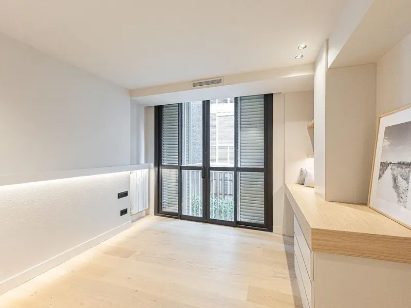 Newly Refurbished Luxury Apartment with Private Terrace in Turó Parc, Barcelona