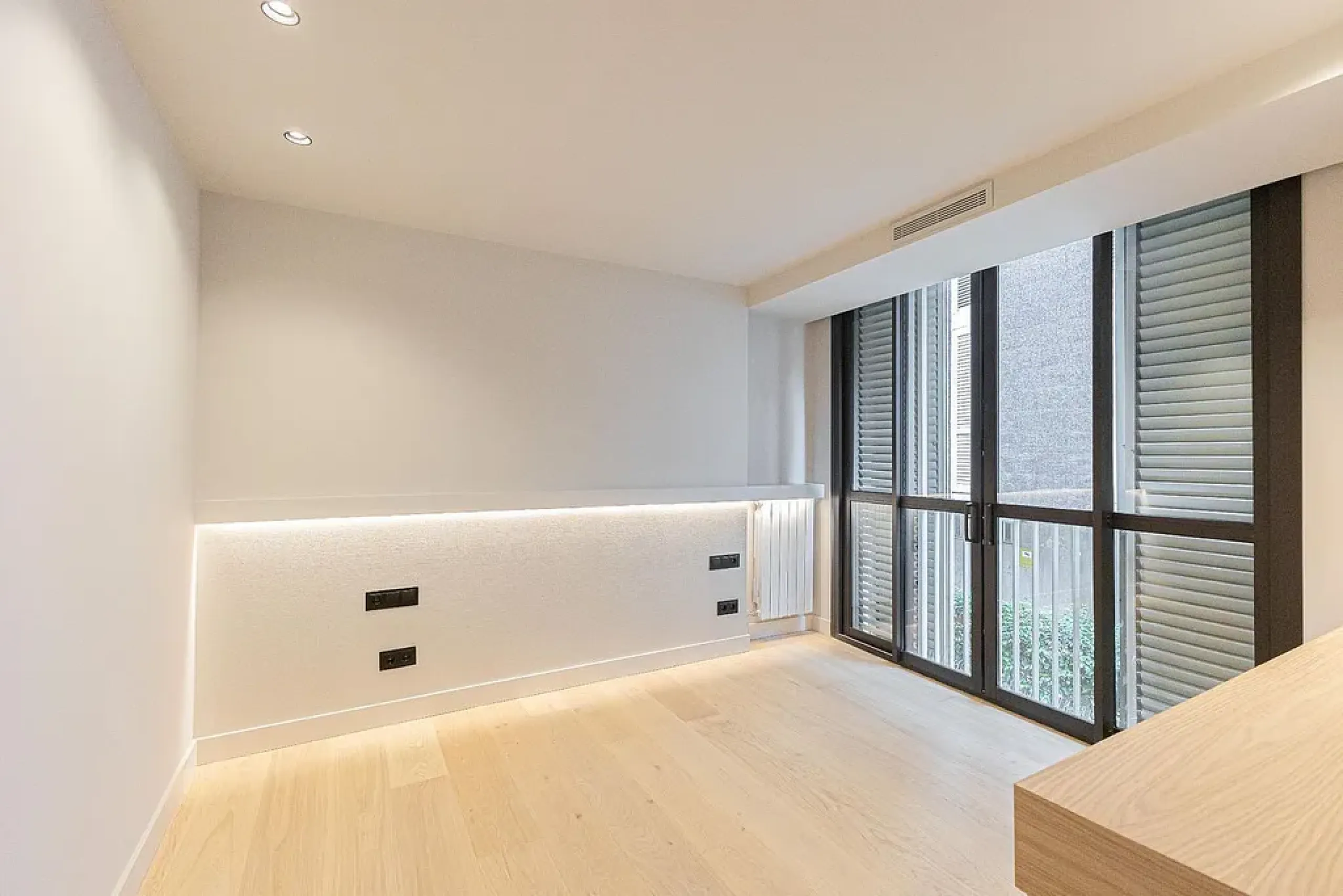 Newly Refurbished Luxury Apartment with Private Terrace in Turó Parc, Barcelona