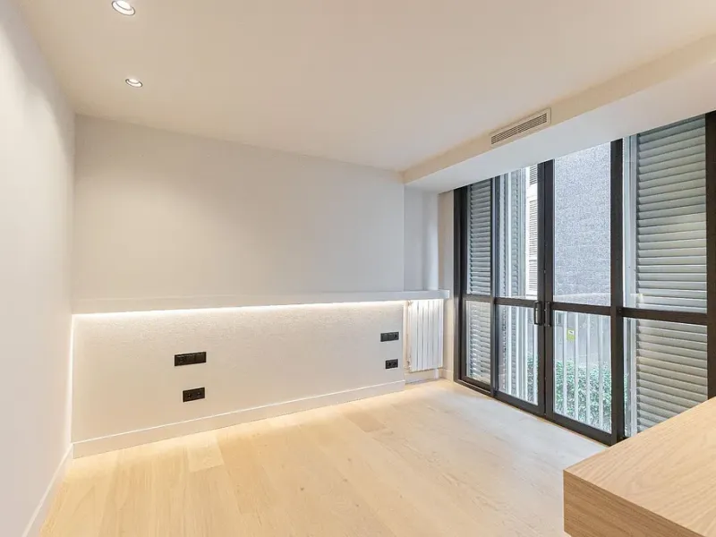 Newly Refurbished Luxury Apartment with Private Terrace in Turó Parc, Barcelona