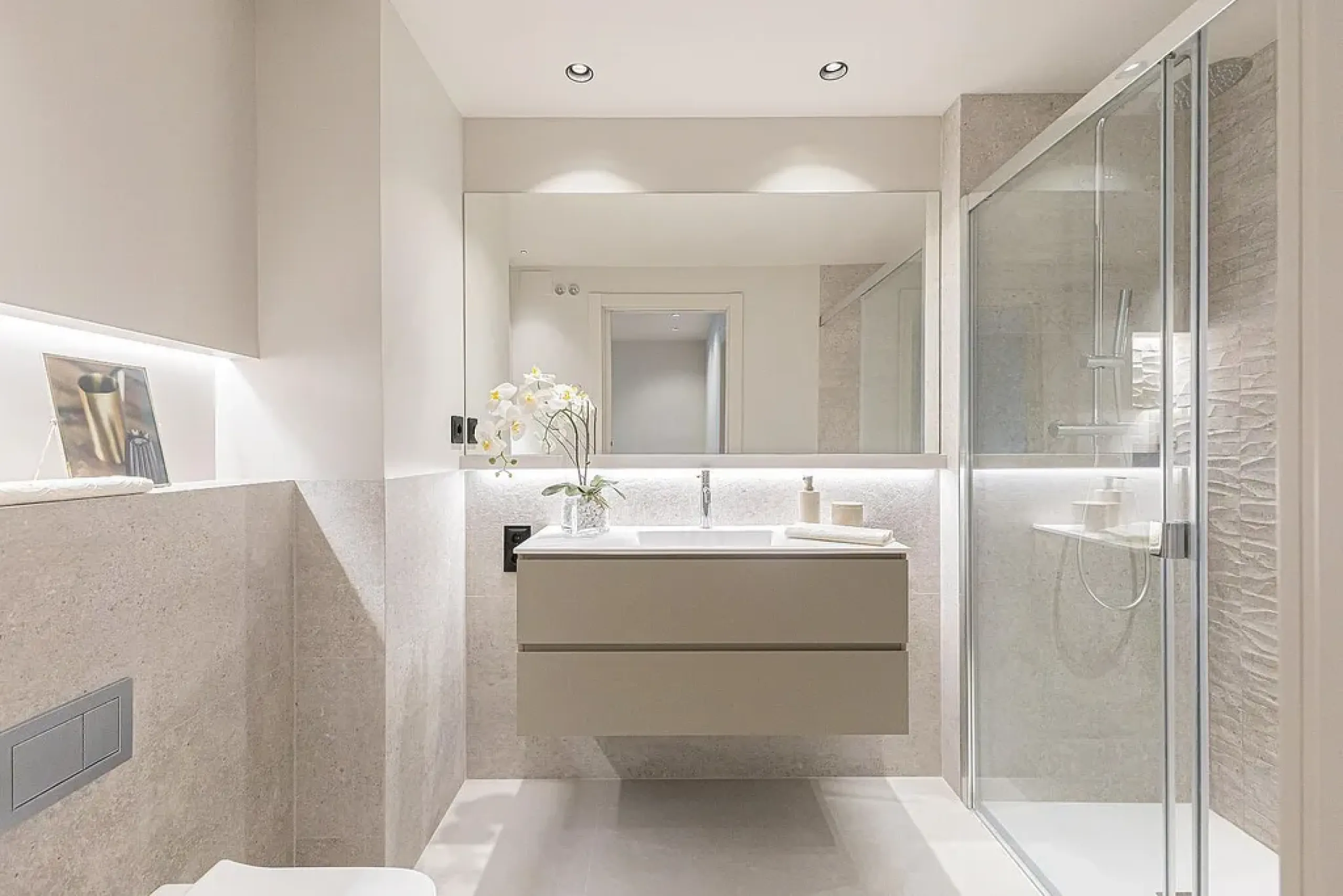Newly Refurbished Luxury Apartment with Private Terrace in Turó Parc, Barcelona