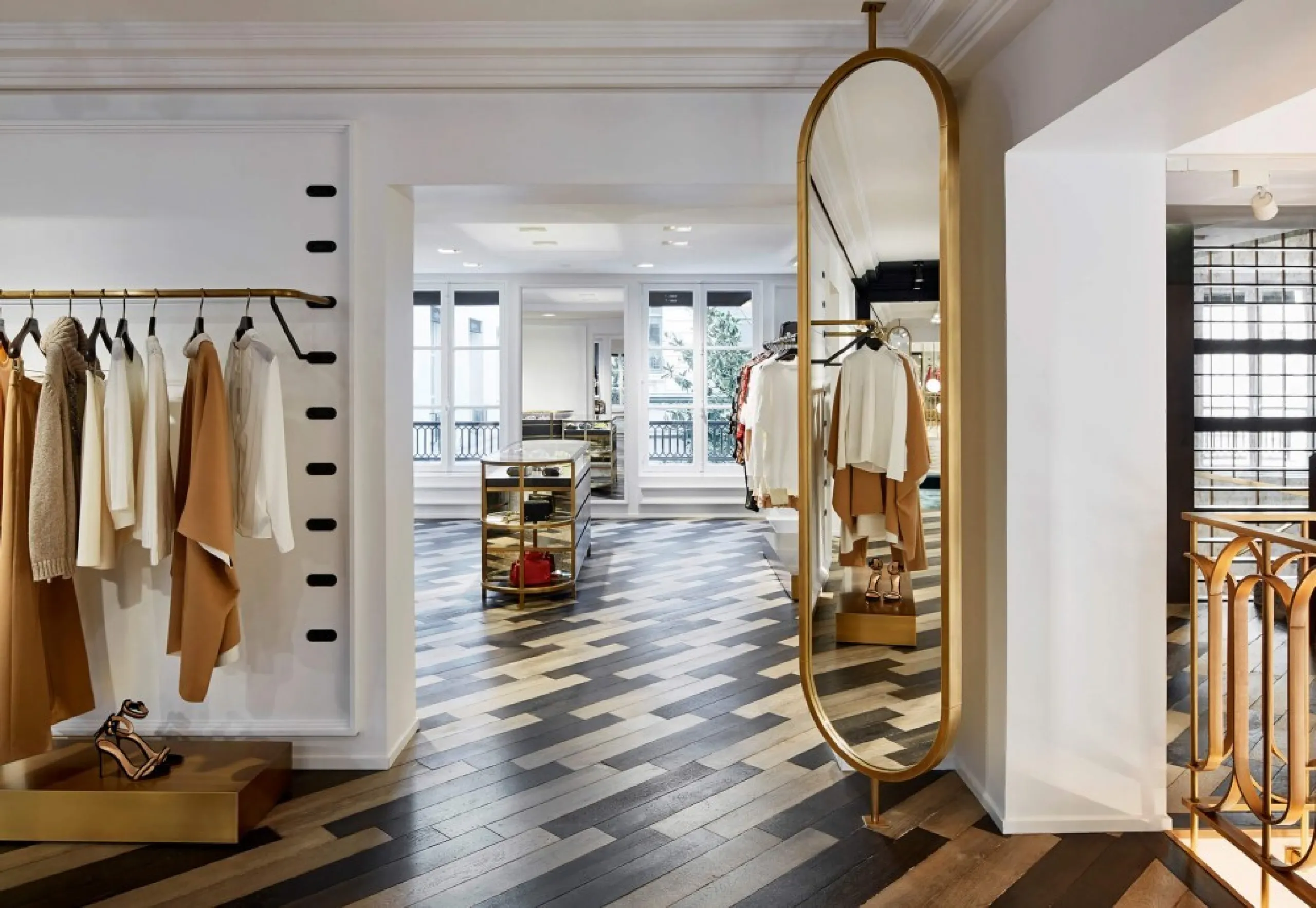 Prime Ground-Floor Retail Unit on Passeig de Gracia, Barcelona