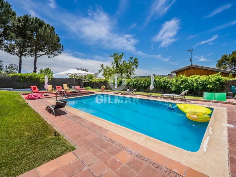 Chalet Independiente en Santo Domingo - Madrid