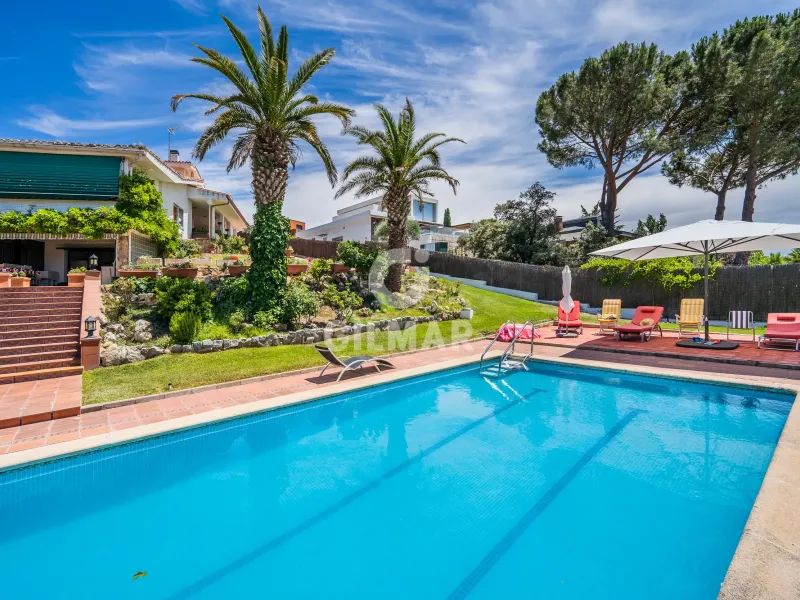 Chalet Independiente en Santo Domingo - Madrid
