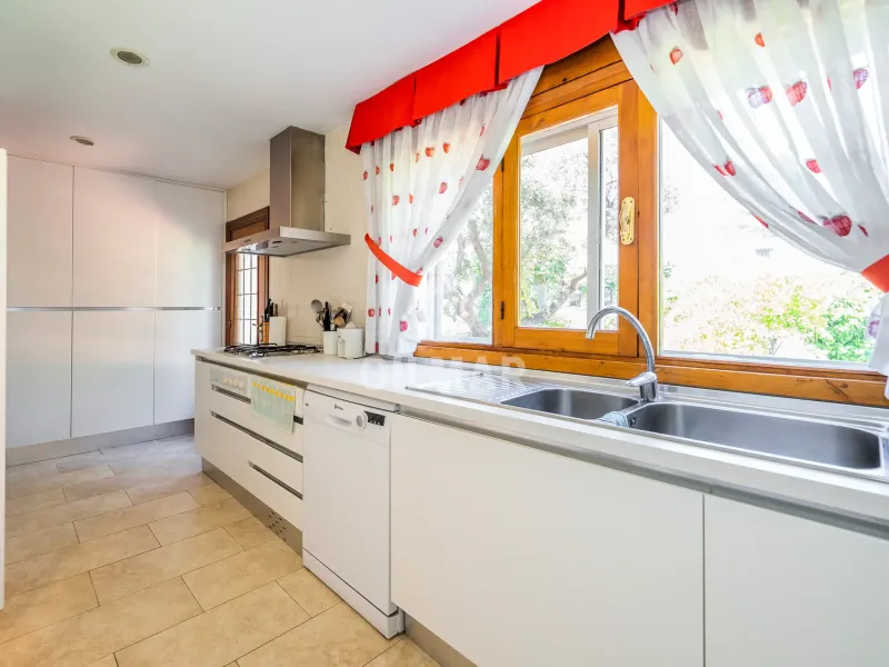 Chalet Independiente en Santo Domingo - Madrid