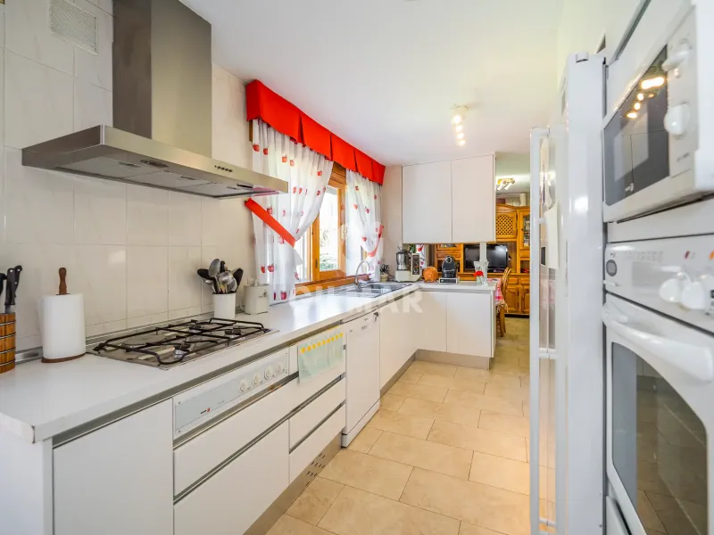 Chalet Independiente en Santo Domingo - Madrid