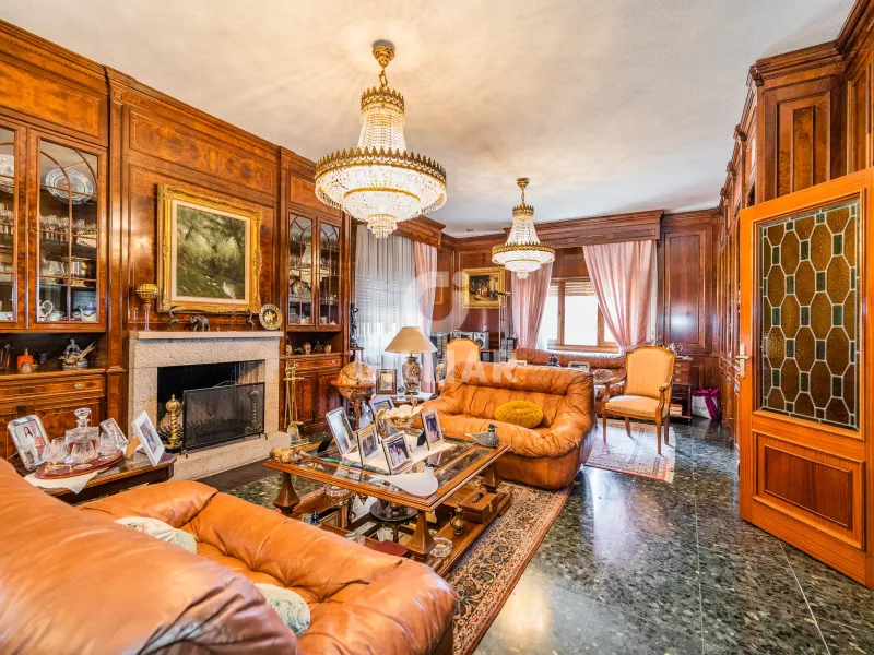 Chalet Independiente en Santo Domingo - Madrid