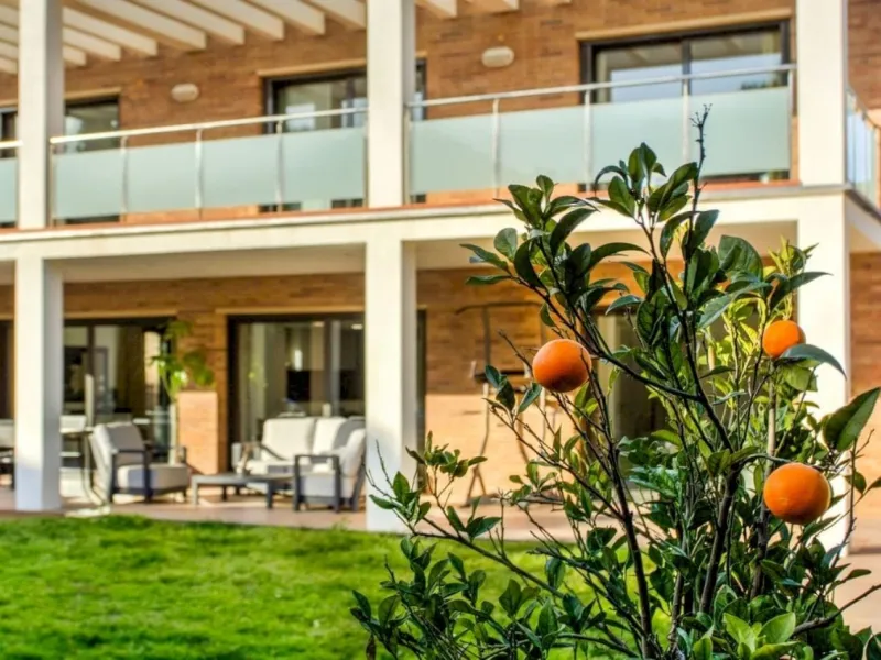 Chalet Reformado con Piscina a 100 m de la Playa en Gava Mar, Barcelona