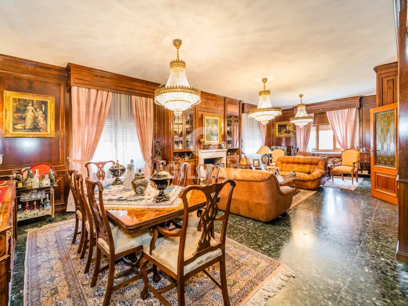 Chalet Independiente en Santo Domingo - Madrid