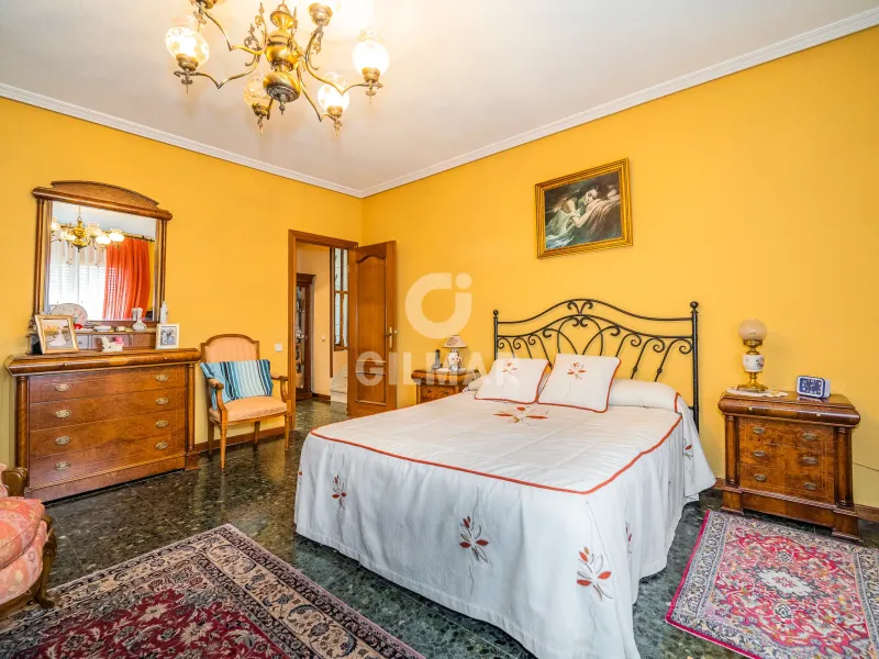 Chalet Independiente en Santo Domingo - Madrid