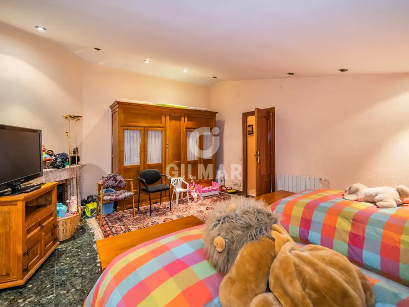 Chalet Independiente en Santo Domingo - Madrid