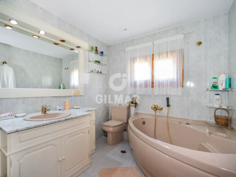 Chalet Independiente en Santo Domingo - Madrid