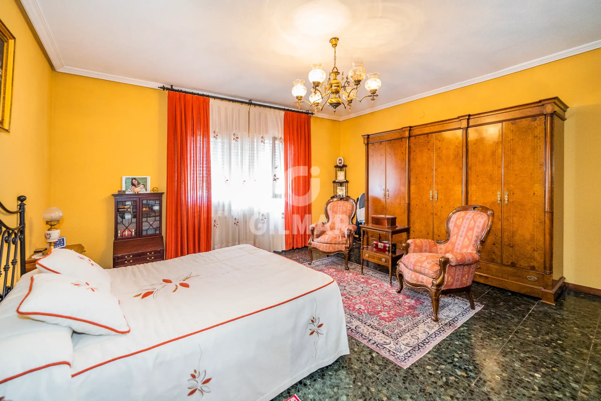 Chalet Independiente en Santo Domingo - Madrid