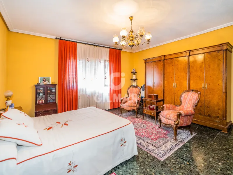 Chalet Independiente en Santo Domingo - Madrid