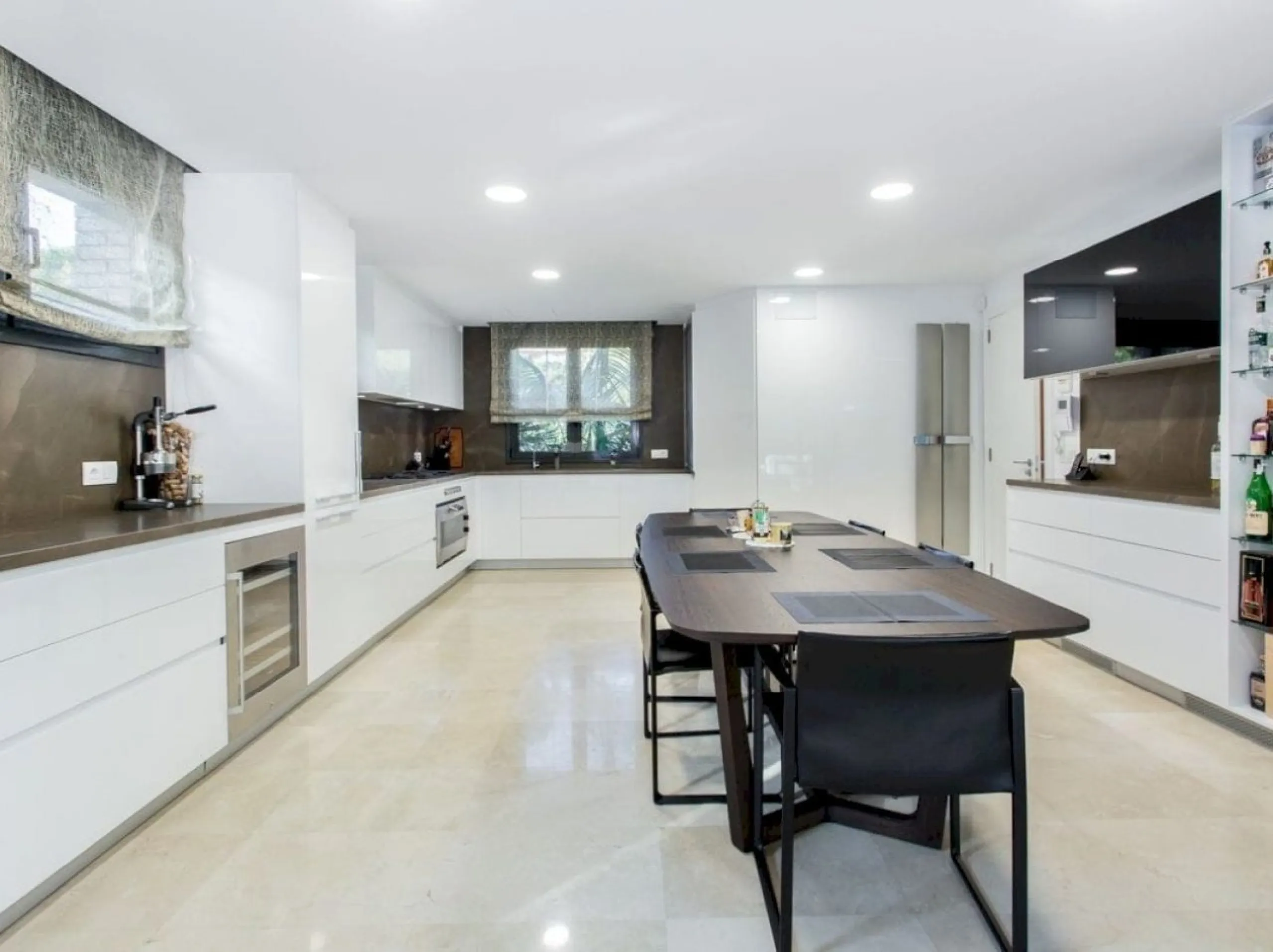Chalet Reformado con Piscina a 100 m de la Playa en Gava Mar, Barcelona