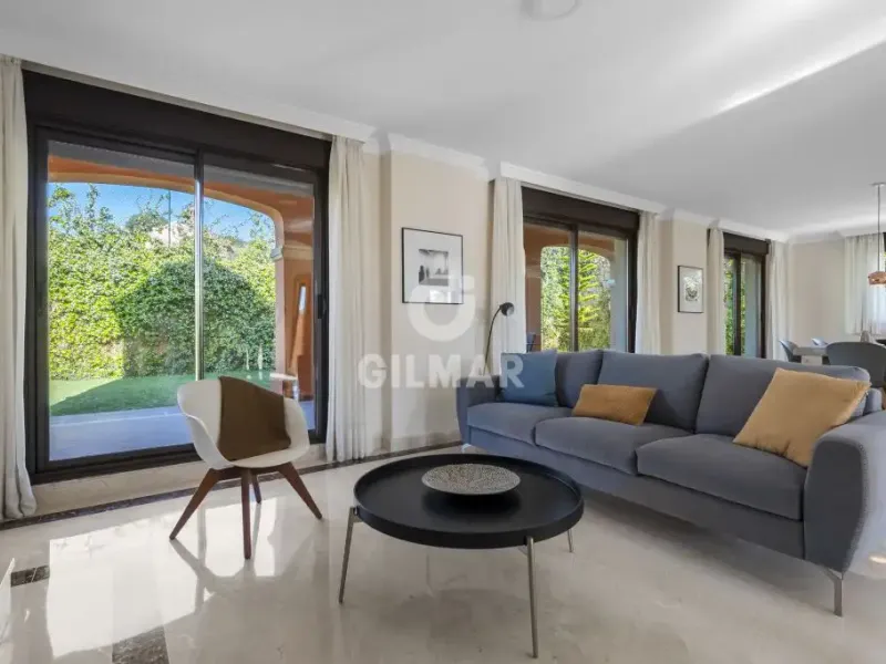 Villa in Estepona Oeste - Málaga