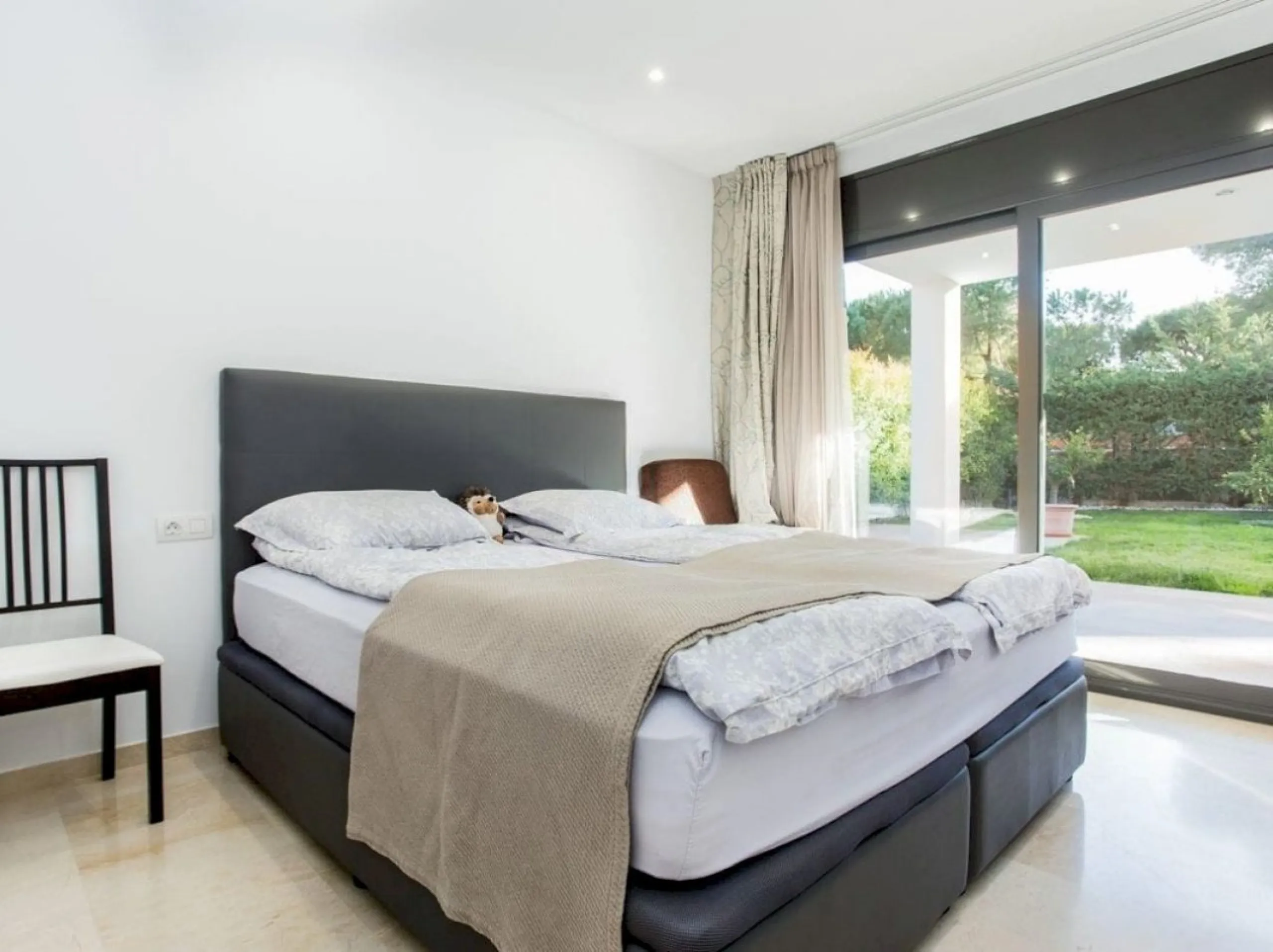Chalet Reformado con Piscina a 100 m de la Playa en Gava Mar, Barcelona