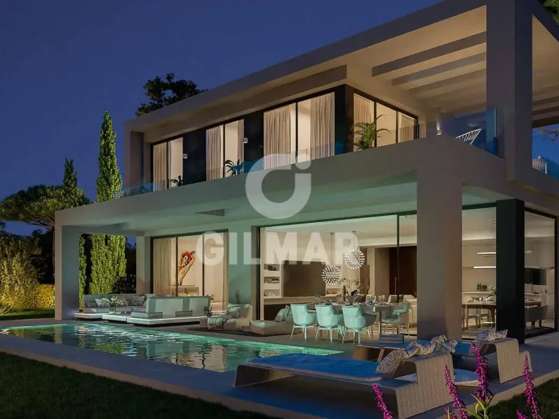 Chalet Independiente en Estepona Este - Málaga