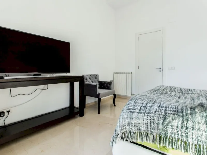 Chalet Reformado con Piscina a 100 m de la Playa en Gava Mar, Barcelona
