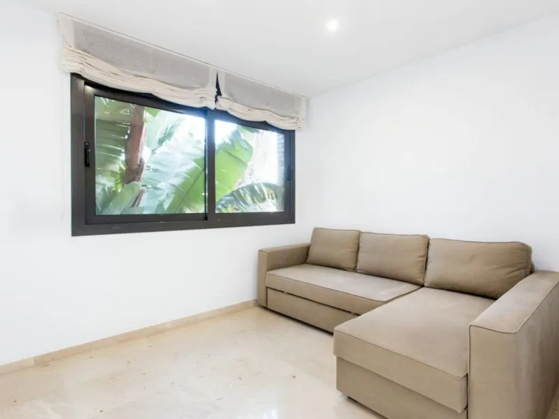 Chalet Reformado con Piscina a 100 m de la Playa en Gava Mar, Barcelona