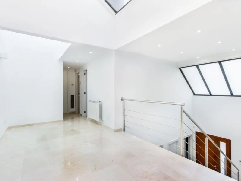Chalet Reformado con Piscina a 100 m de la Playa en Gava Mar, Barcelona