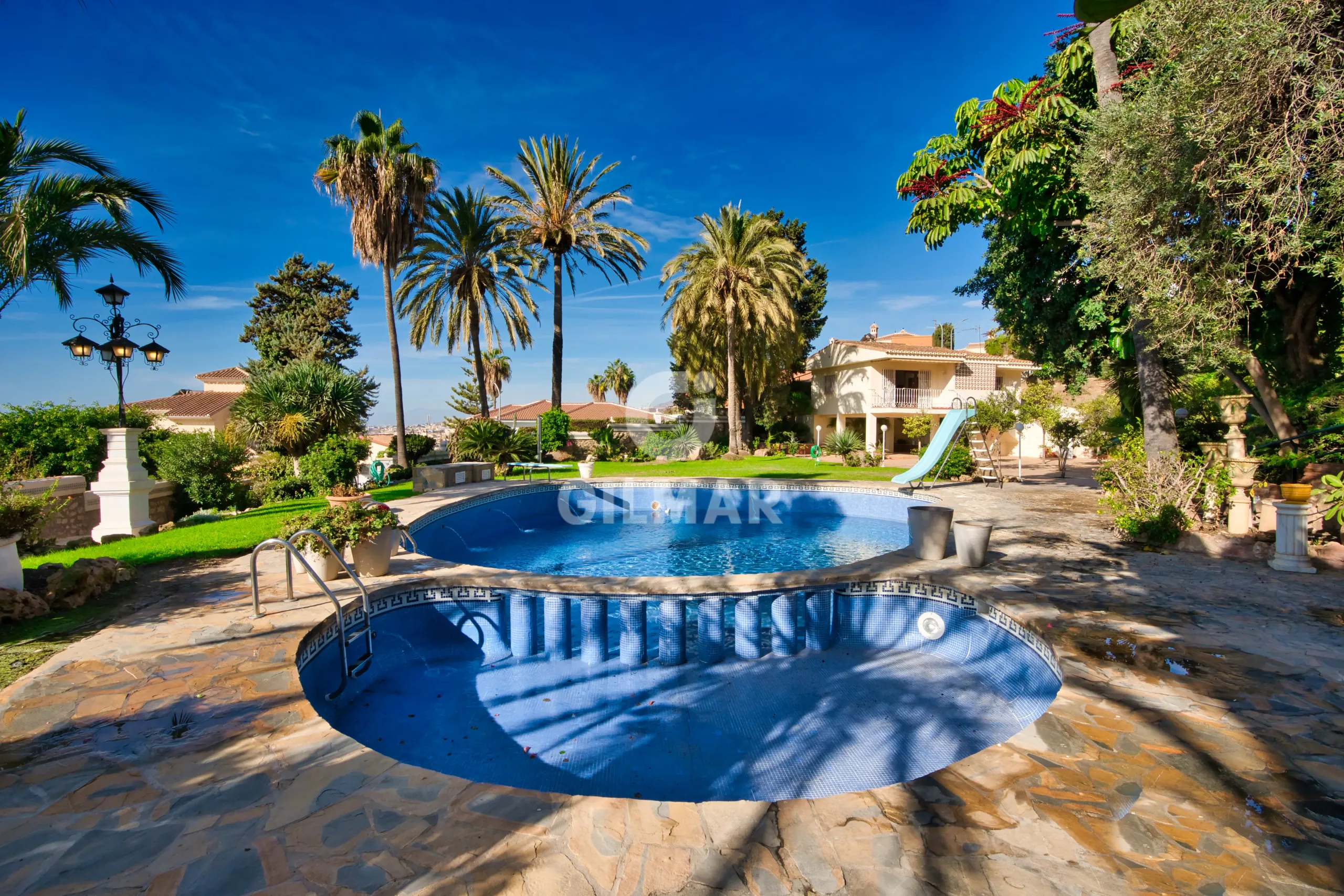 Villa in Lo Cea - Los Cortijos - Málaga