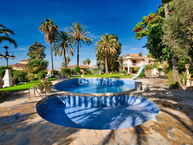 Villa in Lo Cea - Los Cortijos - Málaga