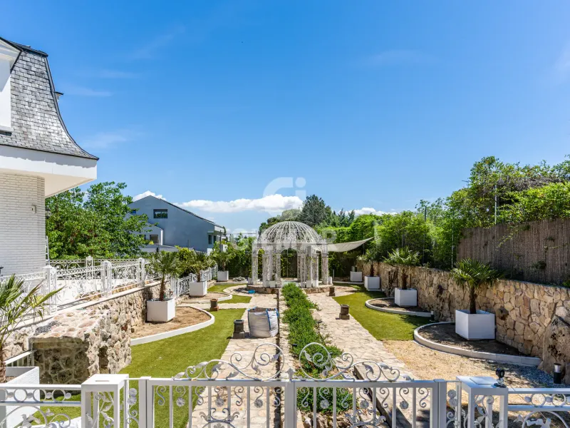 Villa in Pozuelo de Alarcón - Madrid