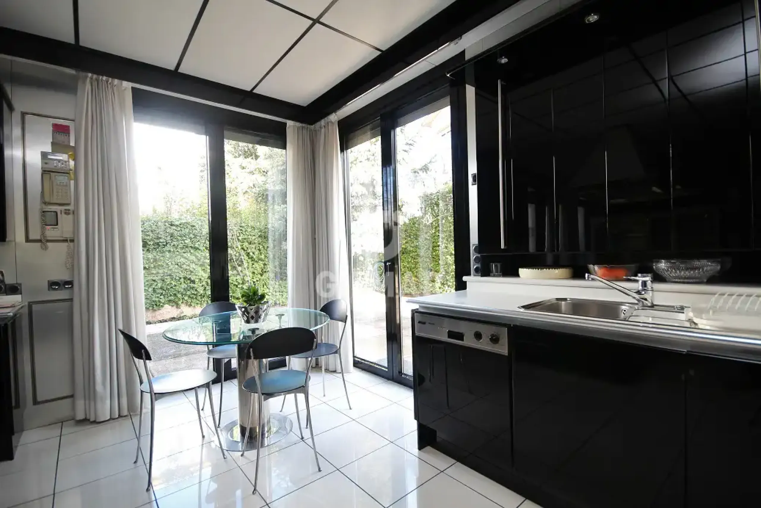 Villa in Mirasierra - Madrid
