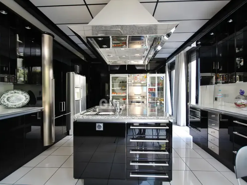 Villa in Mirasierra - Madrid