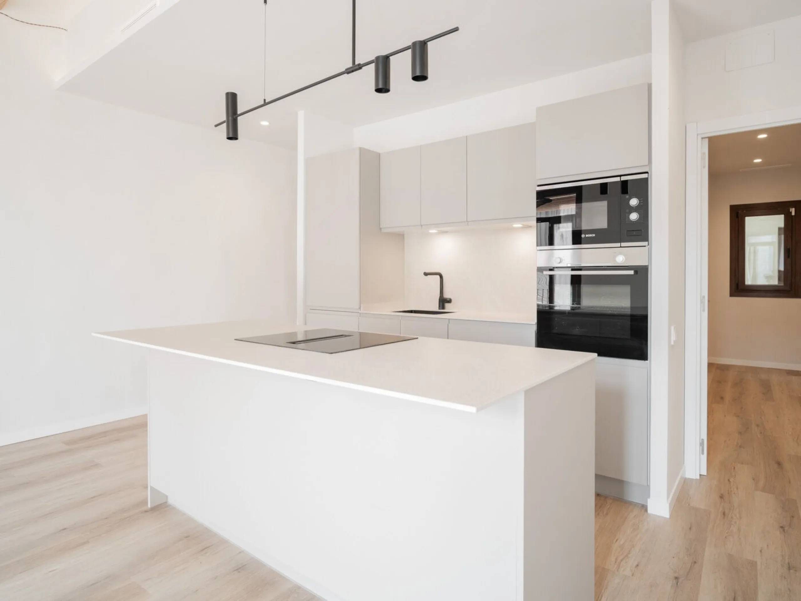 Estudio reformado con terraza en el centro de Barcelona