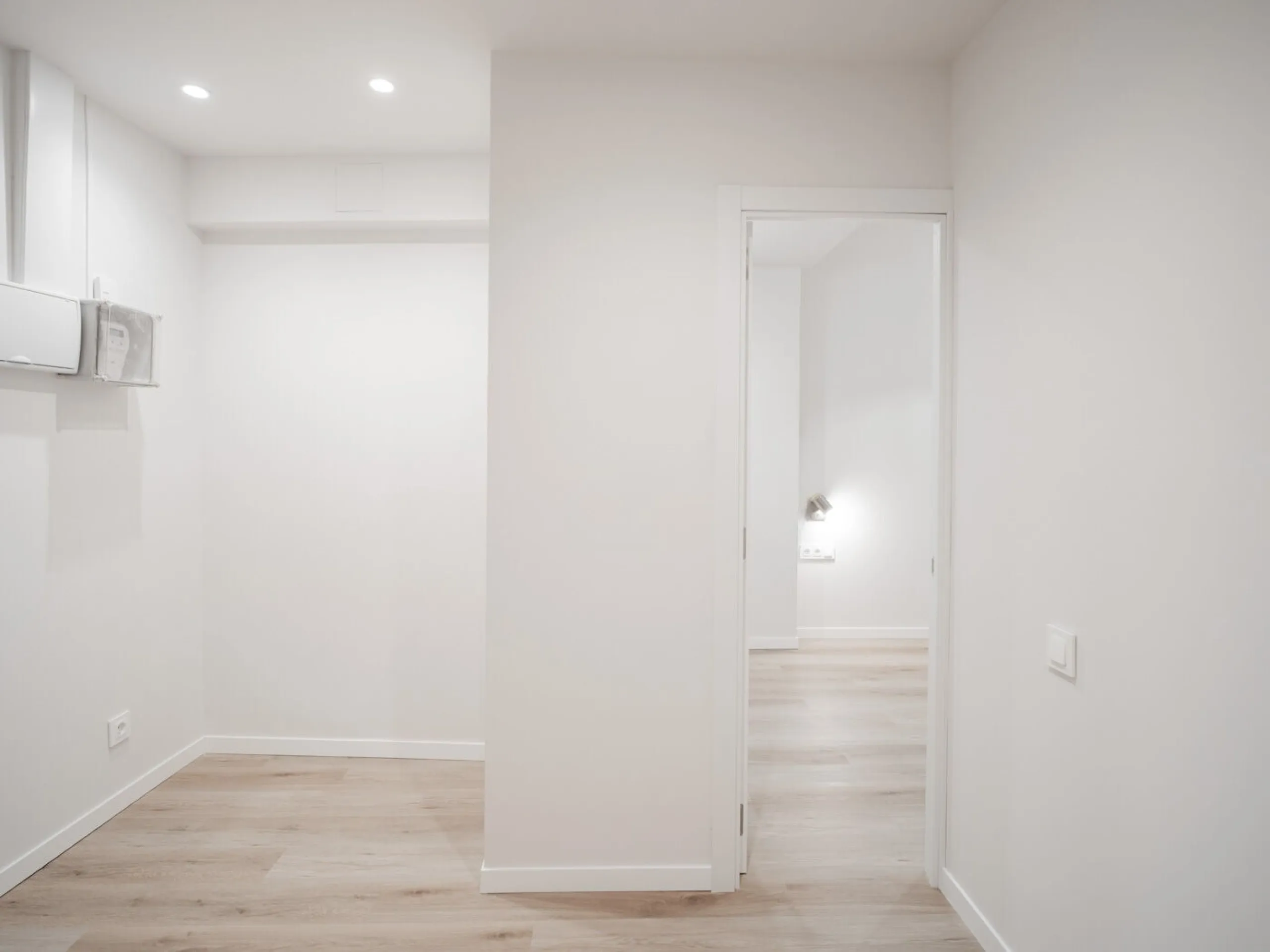 Estudio reformado con terraza en el centro de Barcelona