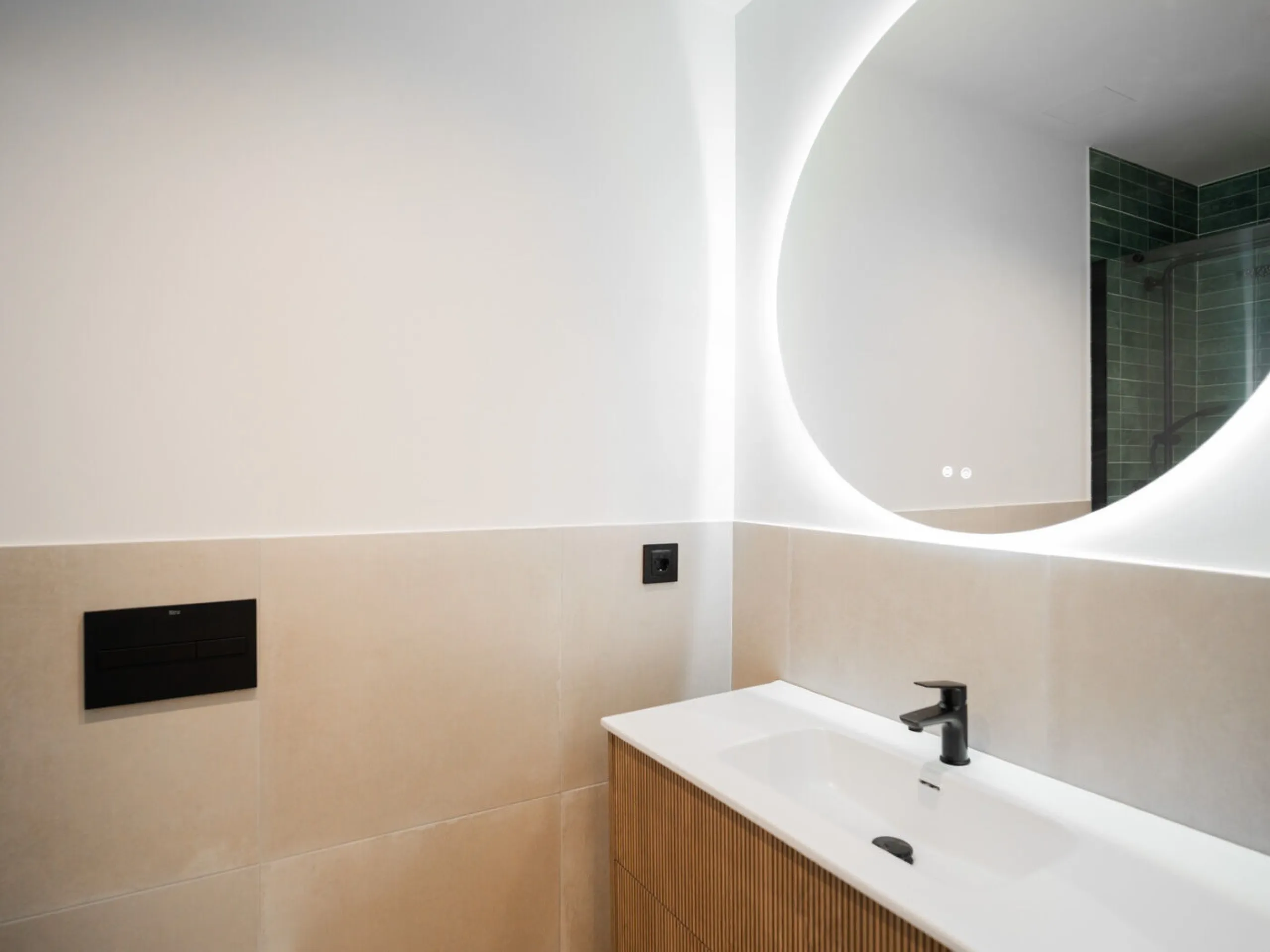 Estudio reformado con terraza en el centro de Barcelona