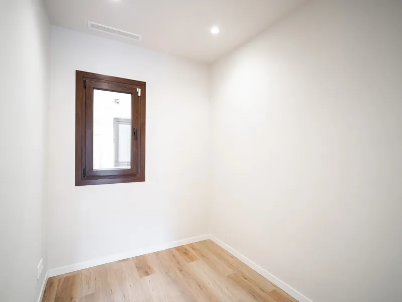 Estudio reformado con terraza en el centro de Barcelona