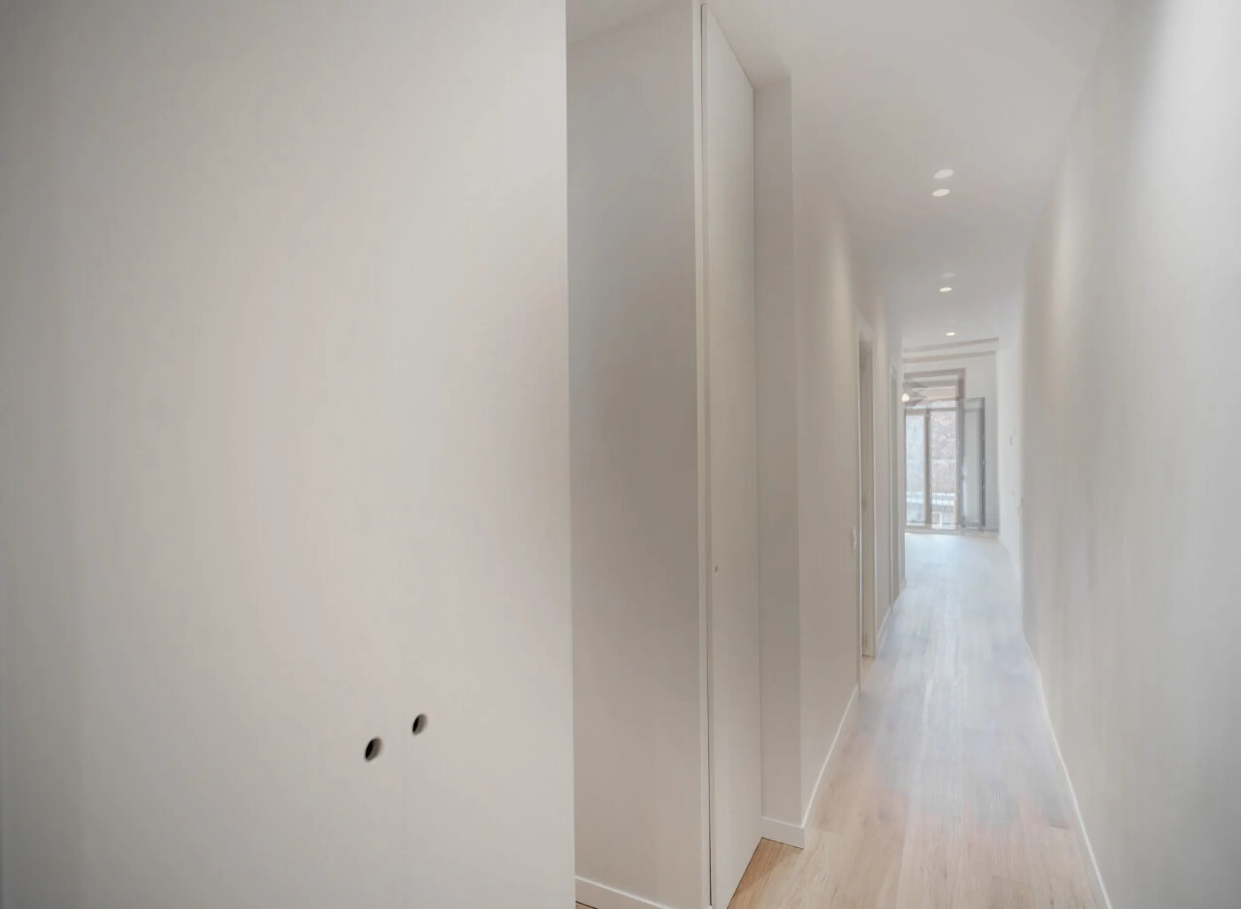 Estudio reformado con terraza en el centro de Barcelona