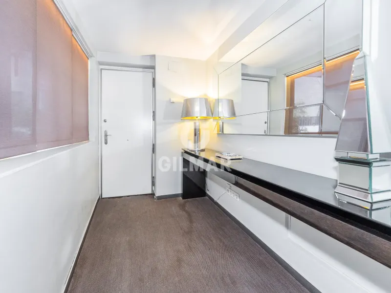 Пентхаус в Новой Испании, Мадрид.

Просторная вилла с бассейном и собственным участком. 3 спальни, 4 ванные комнаты, площадь 250 м². Современный дизайн и высокотехнологичное оснащение. Премиальное расположение в живописном жилом комплексе
