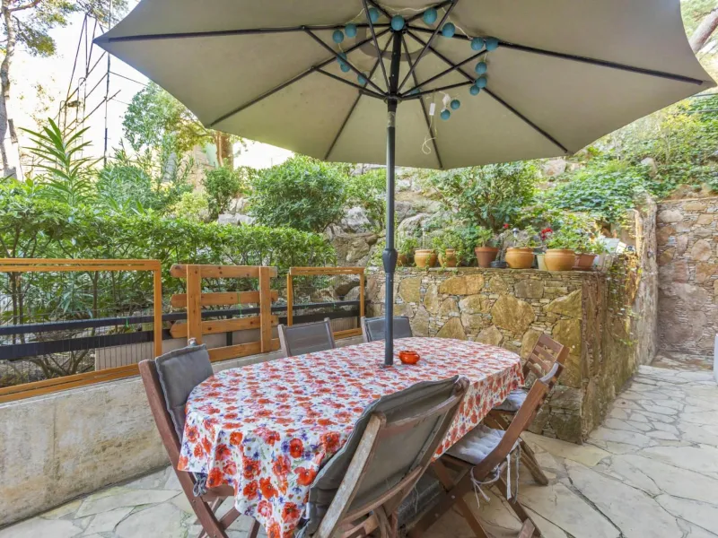 Apartamento reformado con terraza y licencia turística en Llafranc, Costa Brava