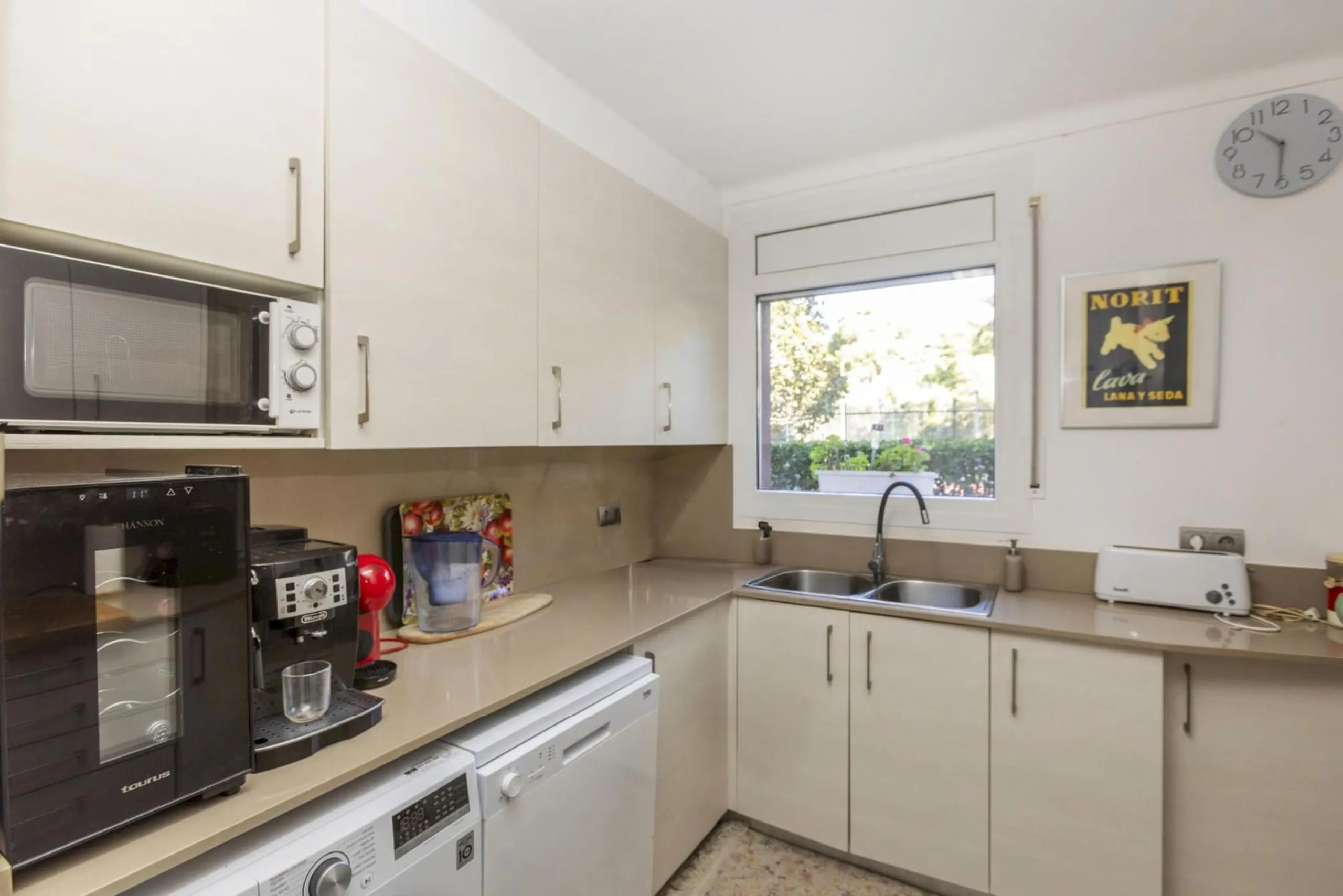 Apartamento reformado con terraza y licencia turística en Llafranc, Costa Brava